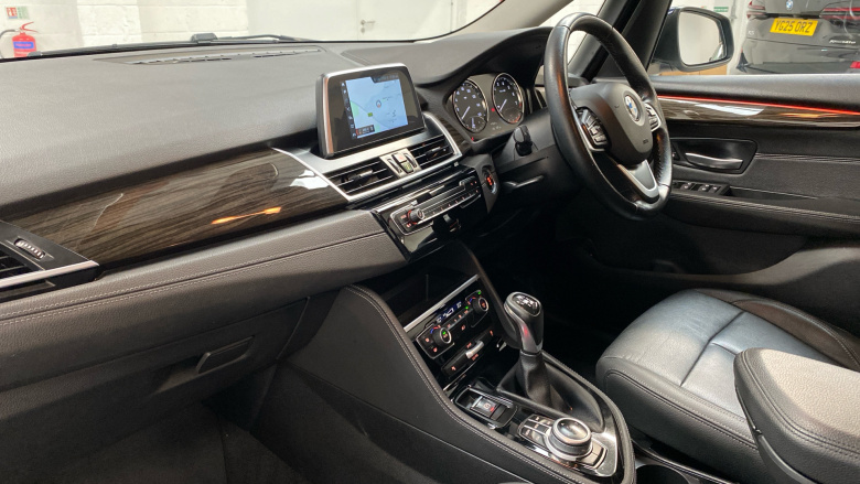 BMW 2 Series 218i Luxury 5dr Step Auto Petrol Estate